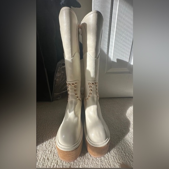 Dolls Kill x Bratz - Picture 2 of 4